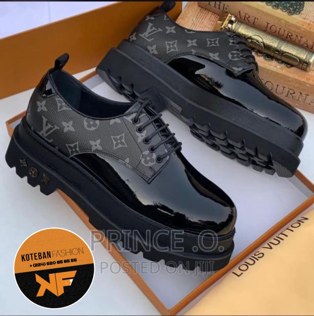 Soulier cuir louis vuitton